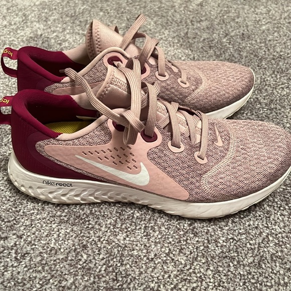 Nike React - Picture 2 of 4